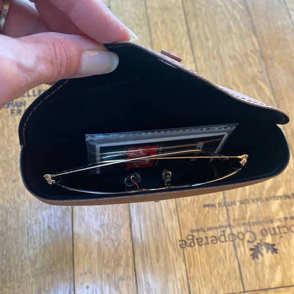 Ray-Ban Polarized Large Aviators - Picture 10 of 11